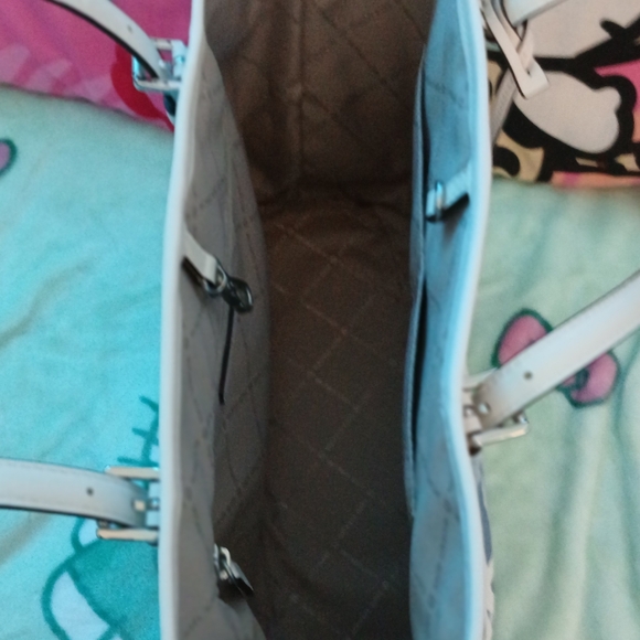 Authentic Michael Kors Tote Handbag - Picture 3 of 5